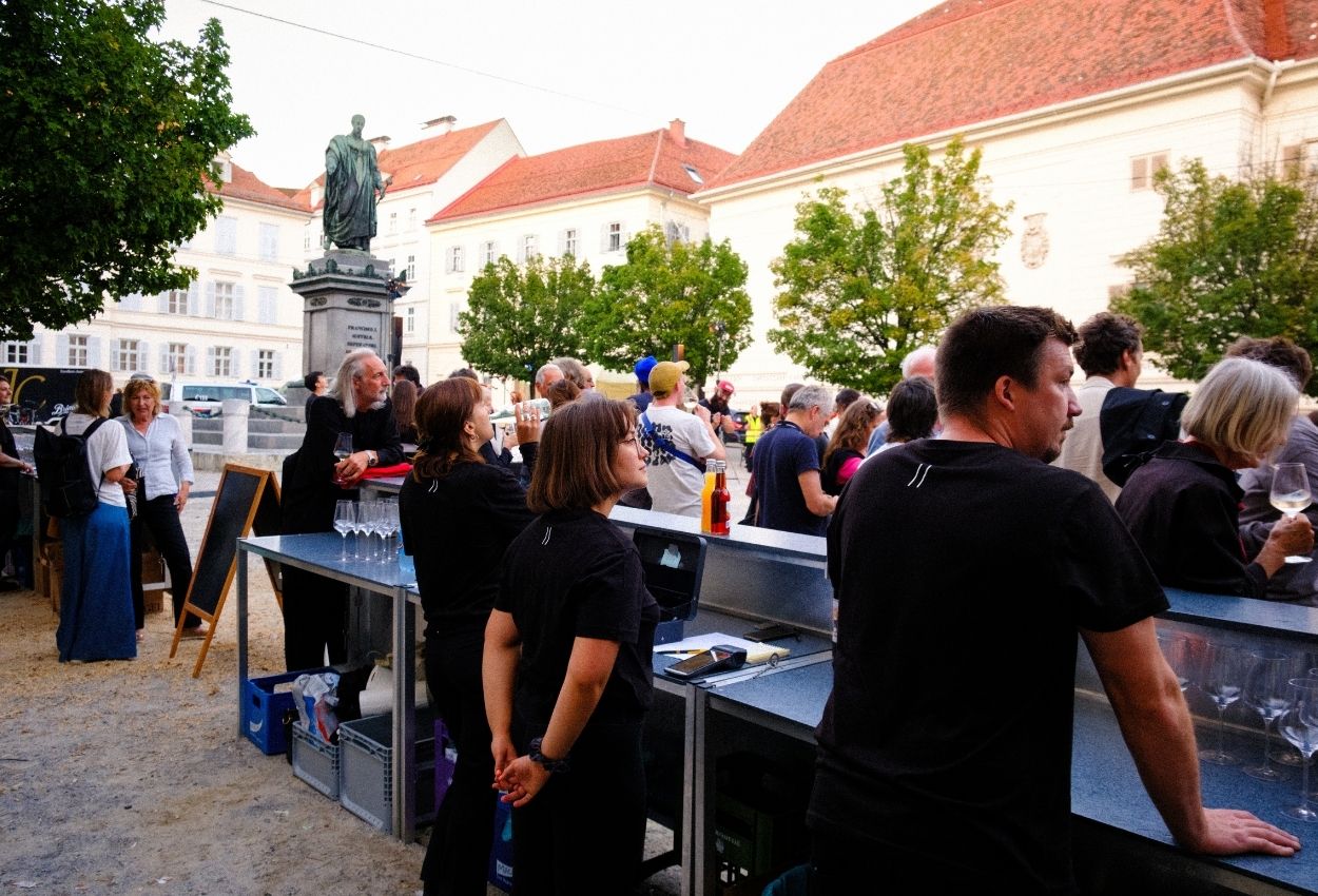 Bar Catering Graz Stadt Steirischer Herbst Freiheitsplatz Bild 1